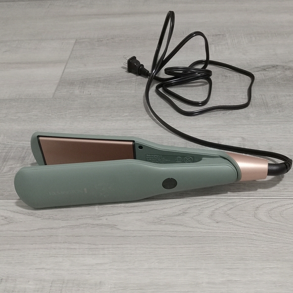 Green and Gold Hair Straightener - Picture 2 of 3